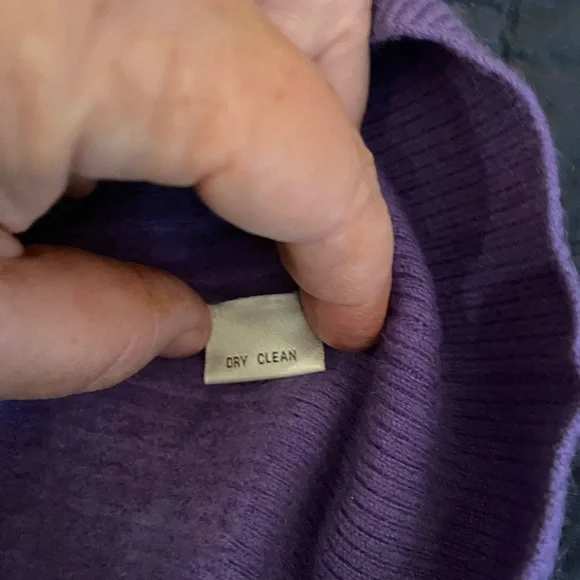 Investments 100% Cashmere Sweater - Picture 8 of 9